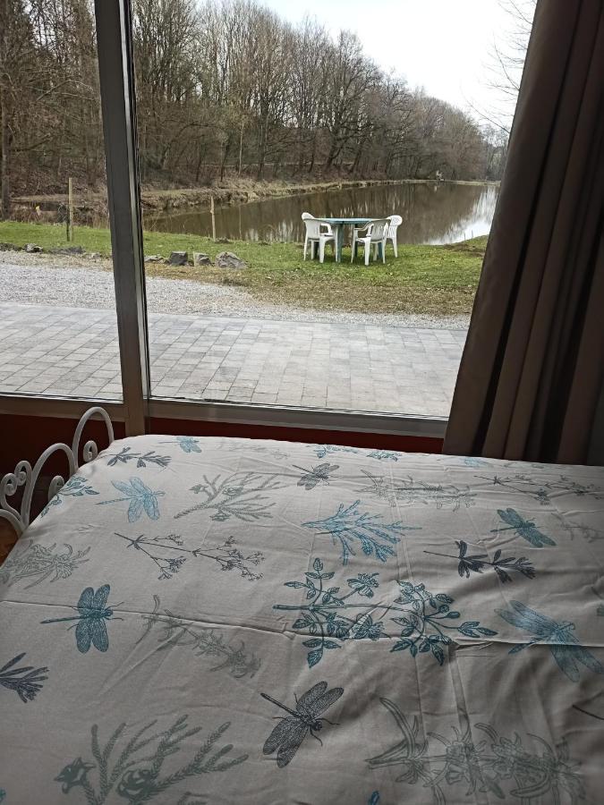 Deux Etangs Poissonneux Au Milieu Des Bois Avec Gite Moderne, La Halte Des Deux Lacs Rosée Exterior foto